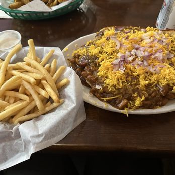 Gaslight Grill - Chili Dog - Sandwiches Near Me - Lakeport, California