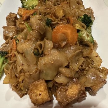 Thai Stellar - Tofu pad see eew. - Salad Near Me - Pearland, Texas Thai Stellar - Tofu pad see eew. - Salad Near Me - Pearland, Texas