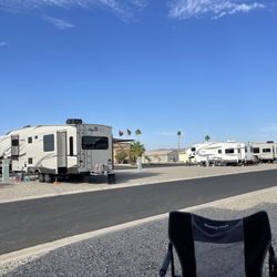 Carefree Village Resort - Clean with large sites!