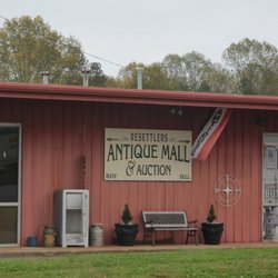 Resettlers Market Place - Parking to your left