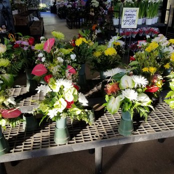 Koolau Farmers - Bouquets for gravesites - Home & Garden Near Me - Kaneohe, Hawaii Koolau Farmers - Bouquets for gravesites - Home & Garden Near Me - Kaneohe, Hawaii