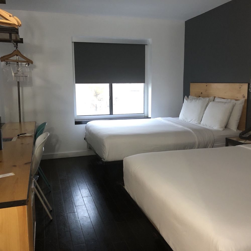 BKLYN House - Room #704. Two queen beds - Hotels Near Me - Brooklyn, New York