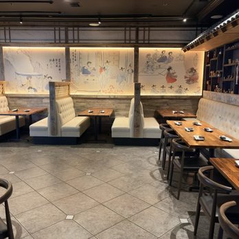 Enraku - Interior - Sushi Bars Near Me - Fullerton, California