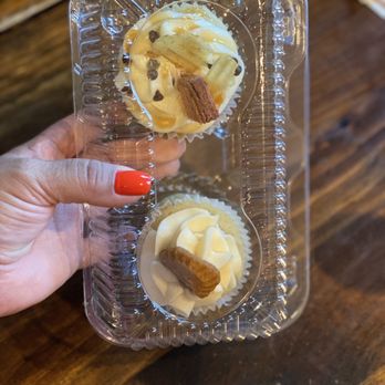 Red Velvet Bakery - Cookie Butter & " Kitchen Sink" - Cupcakes Near Me - Phoenix, Arizona Red Velvet Bakery - Cookie Butter & " Kitchen Sink" - Cupcakes Near Me - Phoenix, Arizona