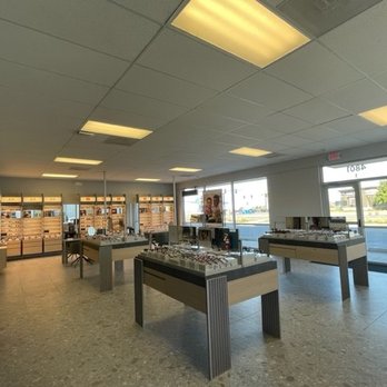 LensCrafters - Eyewear & Opticians Near Me - Cedar Rapids, Iowa LensCrafters - Eyewear & Opticians Near Me - Cedar Rapids, Iowa