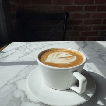 Lapluma Coffee & Wine - Horchata oat milk latte - Coffee & Tea Near Me - Alexandria, Virginia