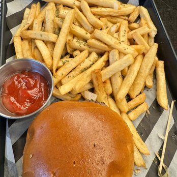 The Place 2 Be - Burger and fries - Breakfast & Brunch Near Me - New Haven, Connecticut