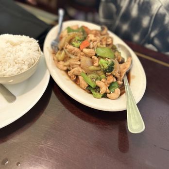 Sakura Sushi - T-16. Pad Cashew - Laotian Near Me - Albuquerque, New Mexico