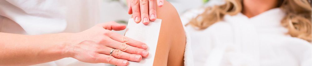 Pretty Looks Nails And Spa Logo