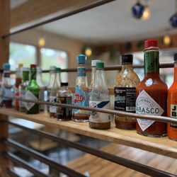 Tippys Cookhouse - Lots of condiment choices