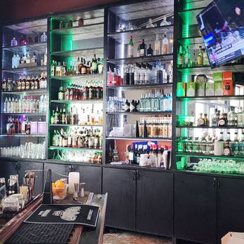 WOB Bar & Kitchen - Pubs Near Me - Coconut Creek, Florida
