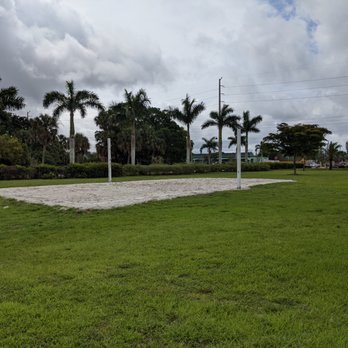 Roberto Clemente Park - Volleyball at Roberto Clemente Park, Fort Myers - Parks Near Me - Fort Myers, Florida Roberto Clemente Park - Volleyball at Roberto Clemente Park, Fort Myers - Parks Near Me - Fort Myers, Florida