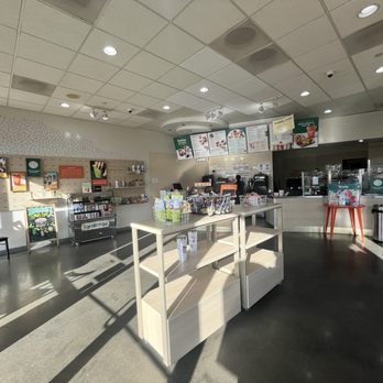Jamba - Inside - Juice Bars & Smoothies Near Me - Lincoln, California