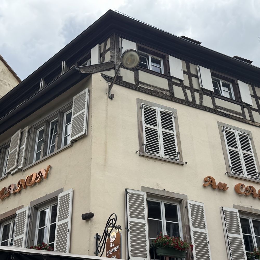 Au Canon - Look at the large bullet still stuck in the plaster - French Near Me - Strasbourg, 67 Au Canon - Look at the large bullet still stuck in the plaster - French Near Me - Strasbourg, 67