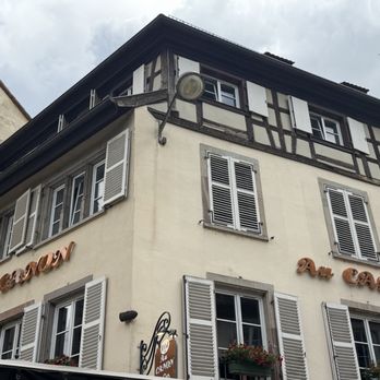 Au Canon - Look at the large bullet still stuck in the plaster - French Near Me - Strasbourg, 67