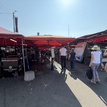 Fisketorget - Tents - Seafood Markets Near Me - Bergen, 12