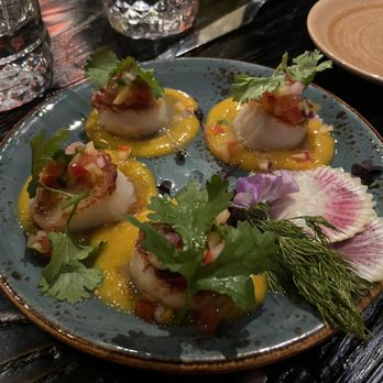 Hobgoblin Bar - Grilled Scallops w/Mango Salsa - Bars Near Me - Boston, Massachusetts Hobgoblin Bar - Grilled Scallops w/Mango Salsa - Bars Near Me - Boston, Massachusetts