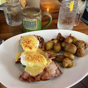 Drift - Ham Benedict with avocado is superb! - Breakfast & Brunch Near Me - Myrtle Beach, South Carolina Drift - Ham Benedict with avocado is superb! - Breakfast & Brunch Near Me - Myrtle Beach, South Carolina