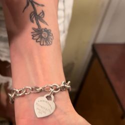 Reconizable Aesthetics - Grandmas daisy