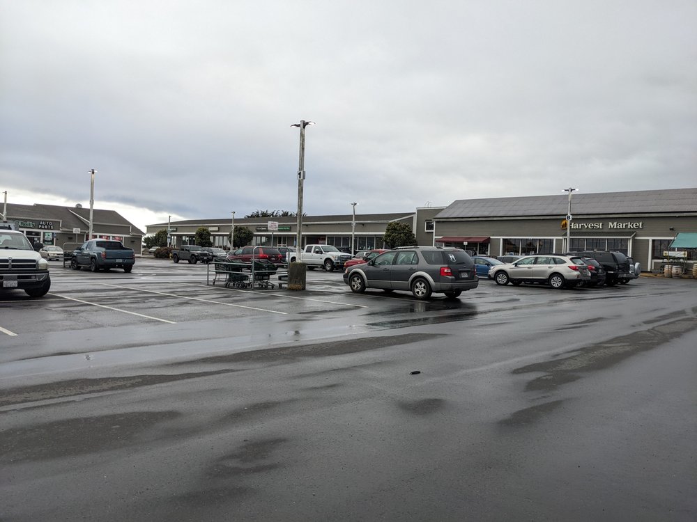 THE BOATYARD SHOPPING CENTER Updated October 2024 171 Boatyard Dr