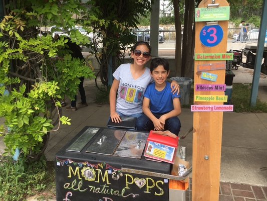 Mom & Pops All Natural Frozen Pops by null