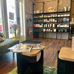 Collage Spa - Waiting area