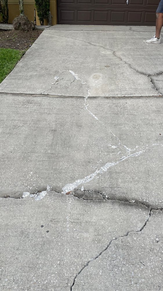 Slide of Sheegog Contracting