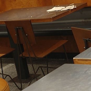 Chipotle Mexican Grill - Dirty table - Mexican Near Me - Buffalo, New York Chipotle Mexican Grill - Dirty table - Mexican Near Me - Buffalo, New York