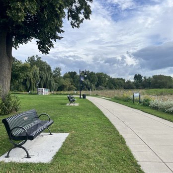 Veterans Memorial Park - Benches to sit - Parks Near Me - Grafton, Wisconsin Veterans Memorial Park - Benches to sit - Parks Near Me - Grafton, Wisconsin