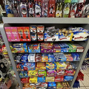 Mickey & Me Outlet - Snacks - Gift Shops Near Me - Anaheim, California
