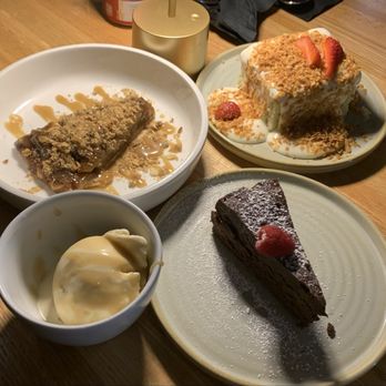 The Blind Goat - Rubbish Apple Pie w/ ice cream Midnight Fudge Cake Coconut Pandan Tres Leches - Vietnamese Near Me - Houston, Texas The Blind Goat - Rubbish Apple Pie w/ ice cream Midnight Fudge Cake Coconut Pandan Tres Leches - Vietnamese Near Me - Houston, Texas