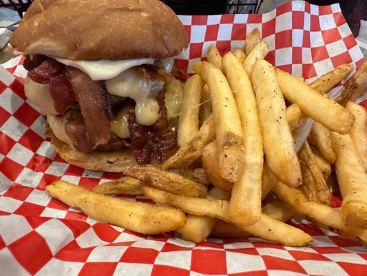 Chandler's Burger Bistro by null