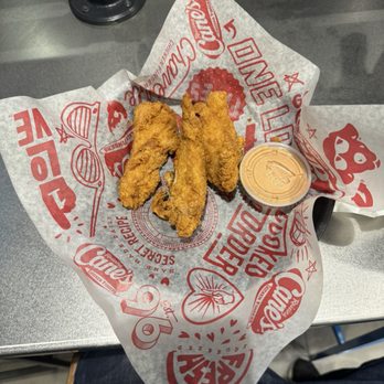 Raising Cane's Chicken Fingers - Super small overcooked "tenders" with bbq mayo sauce.   What a complete joke.   Never ever again. - Fast Food Near Me - Washington, DC, District of Columbia
