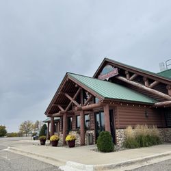 Timber Lodge Steakhouse - Outside