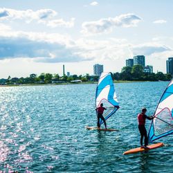 Copenhagen Surf School - Sommer Surf i Amager Strandpark med Copenhagen Surf School
