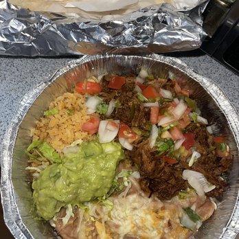 Los Tres Mex - Carnitas plate with flour tortillas and a side of corn tortillas. - Tacos Near Me - Waikoloa, Hawaii Los Tres Mex - Carnitas plate with flour tortillas and a side of corn tortillas. - Tacos Near Me - Waikoloa, Hawaii