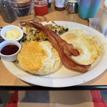 Sweet Lake Biscuits & Limeade - 2 eggs, biscuit, hash browns, bacon - Breakfast & Brunch Near Me - Draper, Utah Sweet Lake Biscuits & Limeade - 2 eggs, biscuit, hash browns, bacon - Breakfast & Brunch Near Me - Draper, Utah