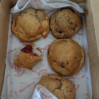 Brady's Bakery - Bakeries Near Me - Glendale, California