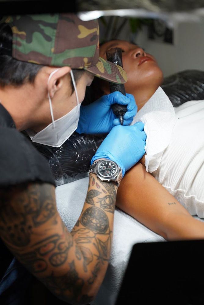 BAD HANDS LA TATTOO PIERCING Updated October 2024 121 Photos & 36