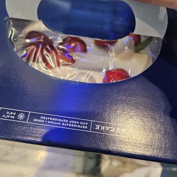 Paris Baguette - Strawberry cream cake - Coffee & Tea Near Me - San Diego, California Paris Baguette - Strawberry cream cake - Coffee & Tea Near Me - San Diego, California