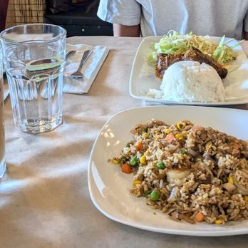 Shiok Singapore Kitchen - Iced tea, nasi goreng, and rendang rice plate - Singaporean Near Me - Menlo Park, California Shiok Singapore Kitchen - Iced tea, nasi goreng, and rendang rice plate - Singaporean Near Me - Menlo Park, California