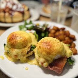 Eggs Benedict