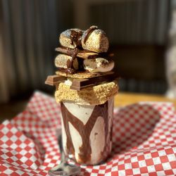 Lola's Cafe - S'mores milkshake