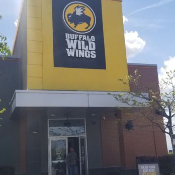 Buffalo Wild Wings - Sports Bars Near Me - Bakersfield, California