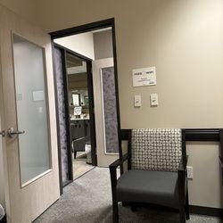 Solis Mammography - HCA Houston Healthcare - Waiting room