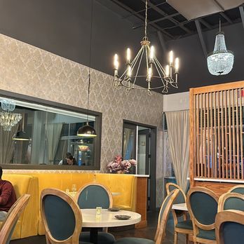 Feringhee - Modern Indian Cuisine - Interior - Indian Near Me - Chandler, Arizona Feringhee - Modern Indian Cuisine - Interior - Indian Near Me - Chandler, Arizona