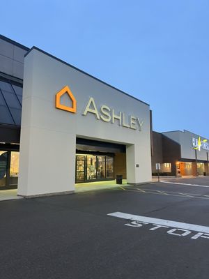 ASHLEY STORE - Updated January 2026 - 18 Photos & 163 Reviews - 4432