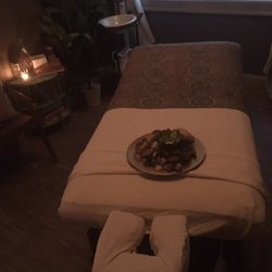 Barefoot in Bohemia - Love that vintage basin in the corner