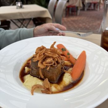Robins Restaurant - Braised short rib! Excellent! - New American Near Me - Cambria, California