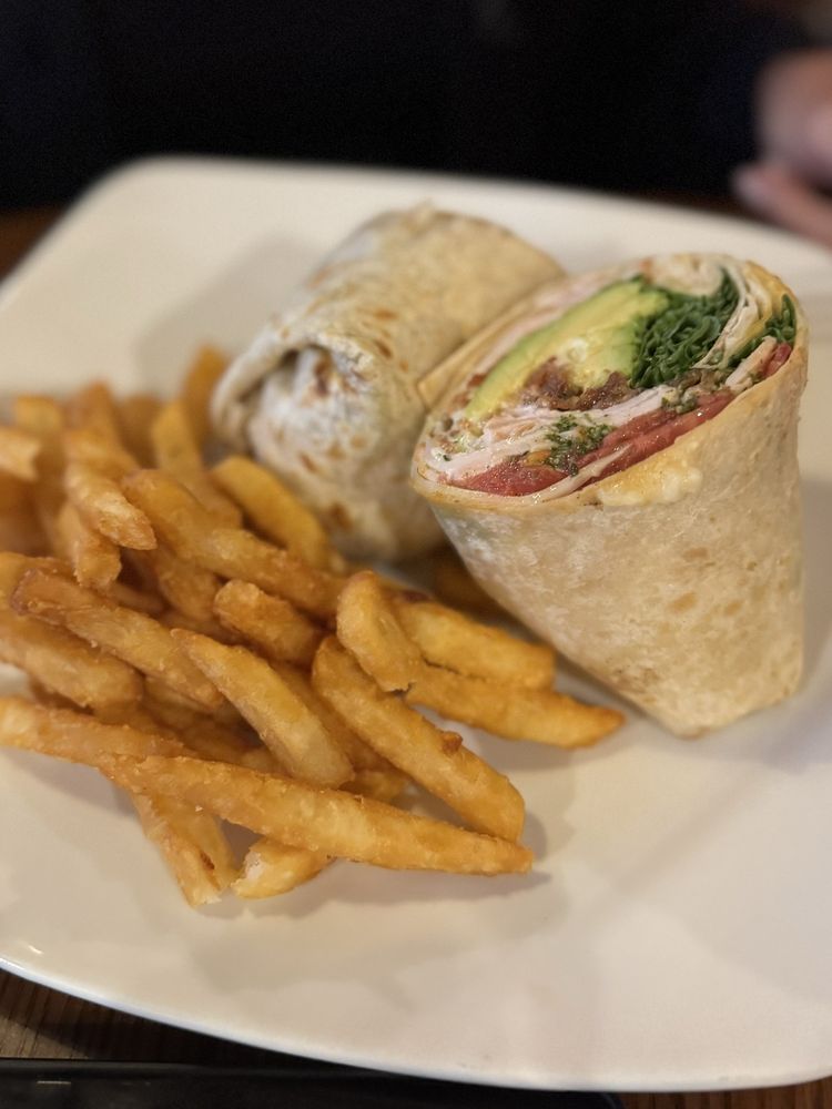 Food from Lyncoya Cafe
